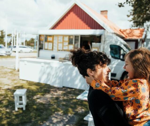 kvinna_barn.alex.hall